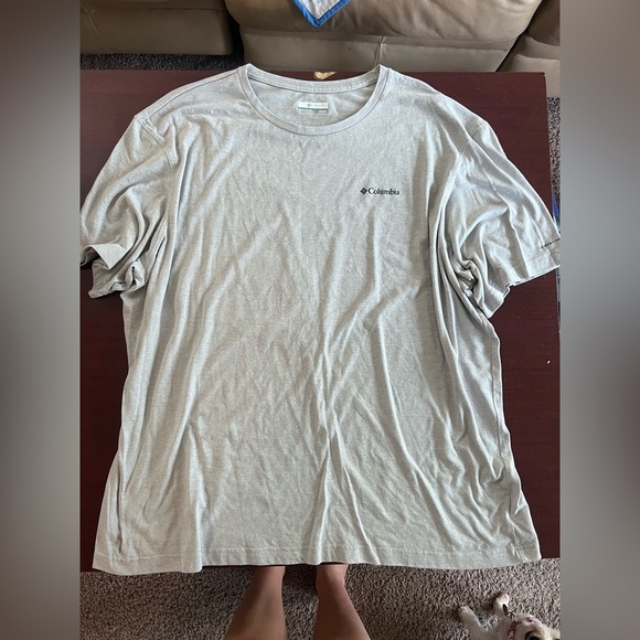 Columbia Men's Light Gray Short Sleeve Tee - Picture 1 of 3